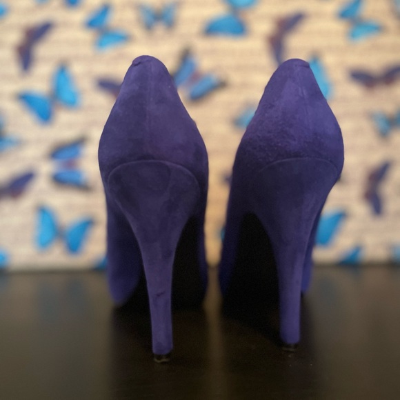 Blue Suede Shoes - Picture 2 of 4